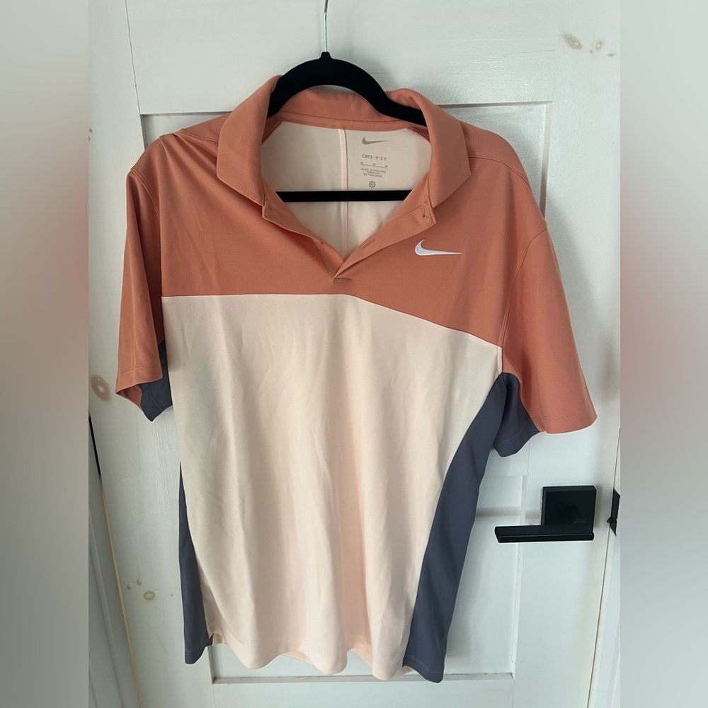 Men’s Nike dri fit size medium. New without tags